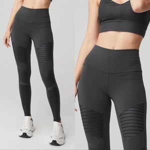 Alo Yoga Moto Leggings in Grey. Size XS.